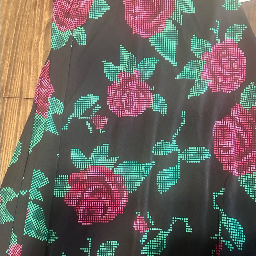 LulaRoe Maxi Skirt Rare Pixel Rose Print XS (2-4) NWT - Picture 9 of 10